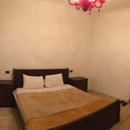 Julton Events מלון